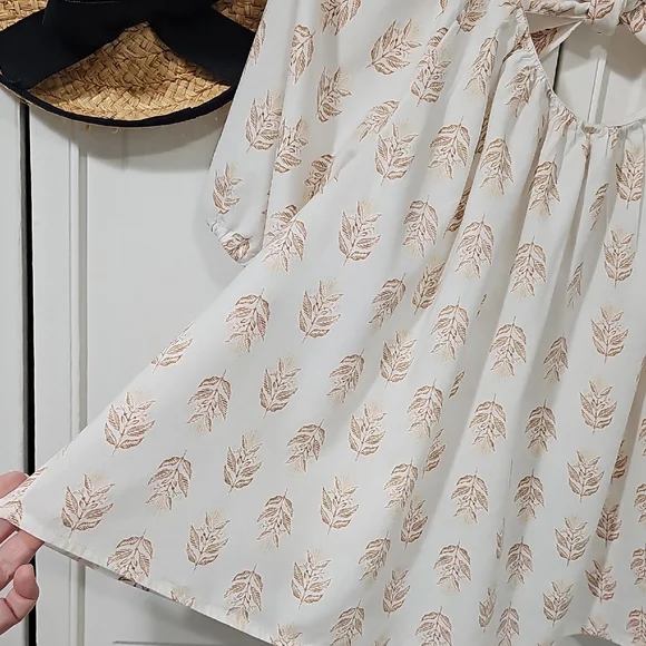 Old Navy White and Tan Leaf Print Blouse - Picture 5 of 10